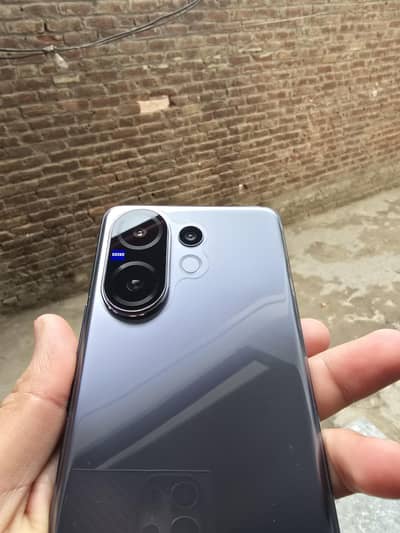 Vivo V60 Lush Condition