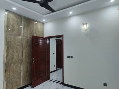 1800 Square Feet House In G-15/4