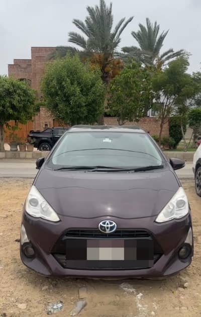 Toyota Aqua 4 Grade Push Start Auto Cruise Control 235,000 KM Tax Paid