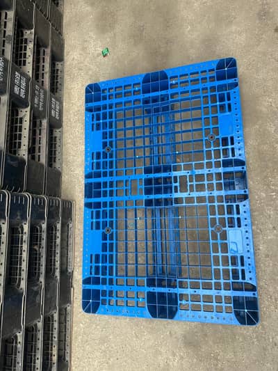 Plastic Pallets | Industrial Pallets | Wooden Pallets | Iron Pallets