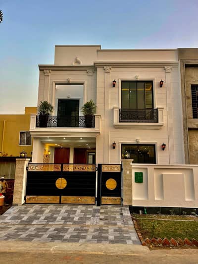 5 Marla Very Beautiful House Available For Rent Central Park Lahore