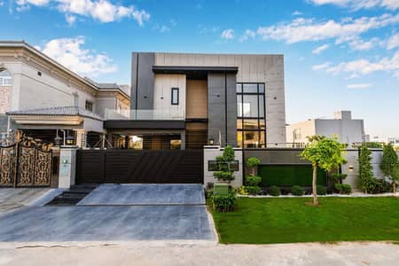 1 Kanal House WIth One Kanal Lawn In DHA Phase 7 FOR SALE