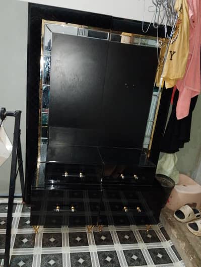 black farnecher with I cralik