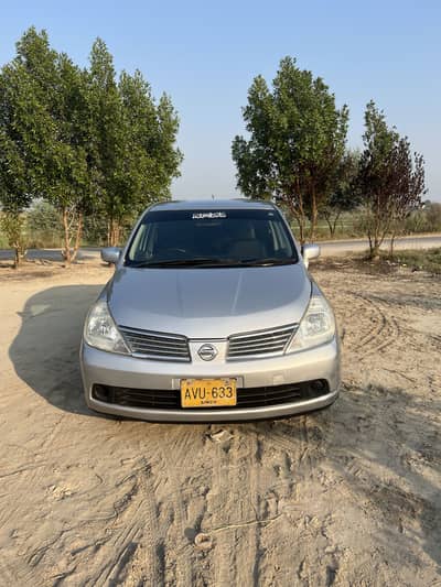 Nissan tiida