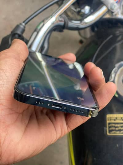 iphone 12 pro 128GB  82 battery health