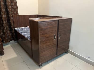 kids bed in excellent condition with mattress, full heavy