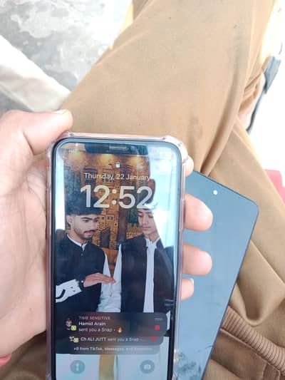 iphone xs new PTA. 10by10 condishen.