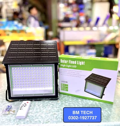 Solar Flood Light / 10 Hour Backup / Waterproof
