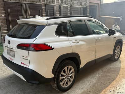 Corolla Cross 1.8 X Hybrid Top of the line  Varient