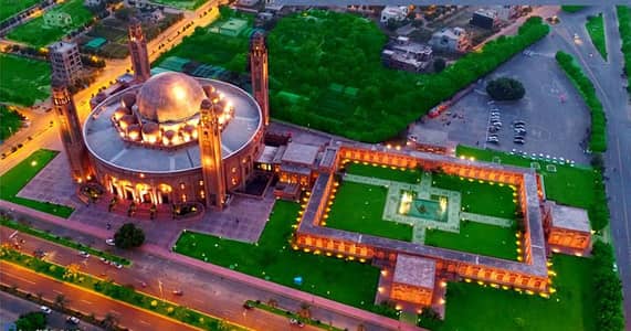 5 Marla Corner, Facing Park Plot For Sale In Very Reasonable Price Jinnah Block Bahria Town Lahore