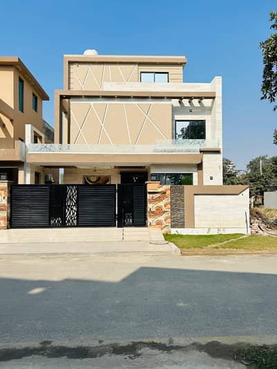 Get Your Dream Prime Location House In Central Park - Block F Lahore