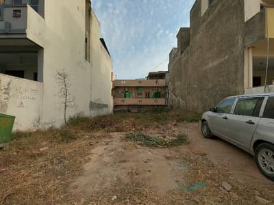On Excellent Location 8 Marla Residential Plot In Islamabad Is Available For sale