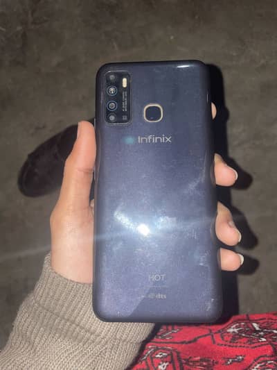 Infinx hot 9 Ram 128 condition 10/9