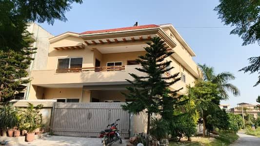 Corner House For Sale Rs. 46000000/-