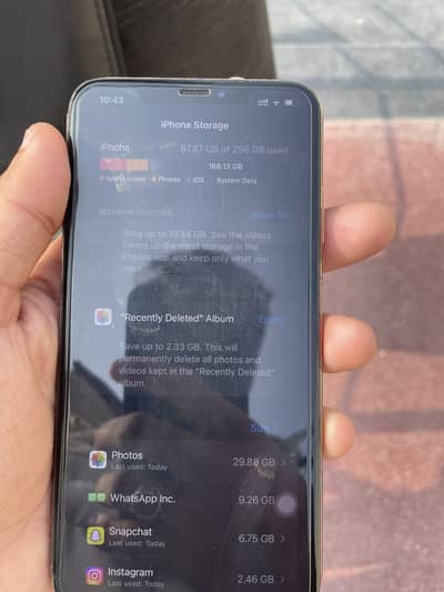 iPhone XS Max golden colour