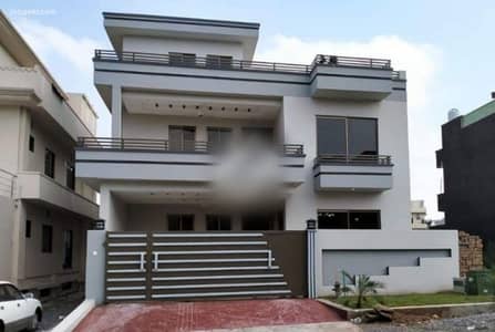 12, Marla Portion Available For Rant