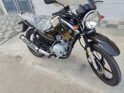 YAMAHA YBR125G 2025 model black