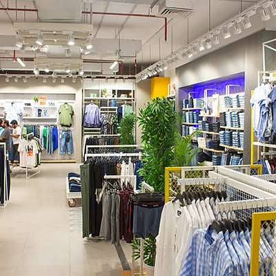 2 Kanal Building On Hot Location Of Mm Allam Gulberg For Rent