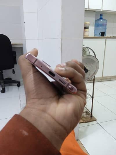 samsung not20 all OK ha screen me AK dot ha wo ap pic me dekh sakty ho