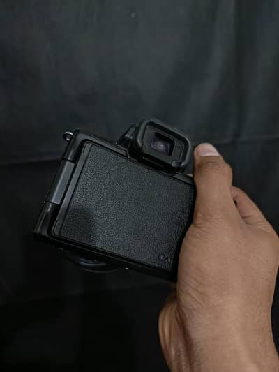 Canon M50 - Mittorless Camera