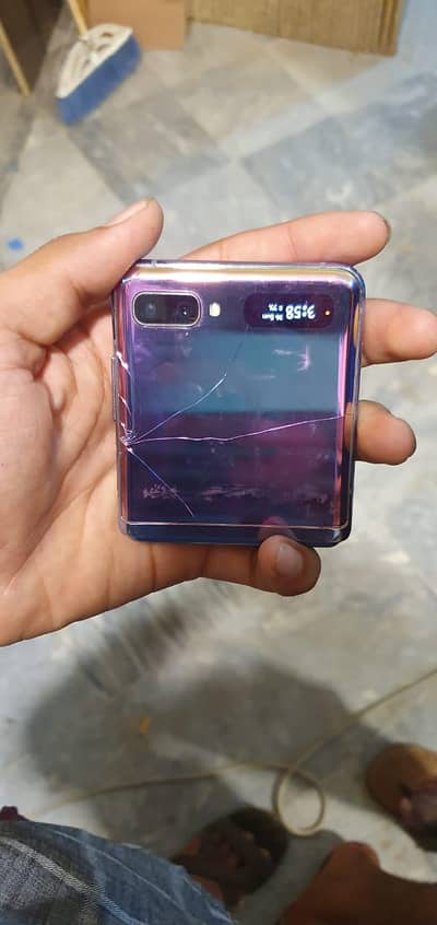 Samsung galaxy zlip fore sale in lahore .