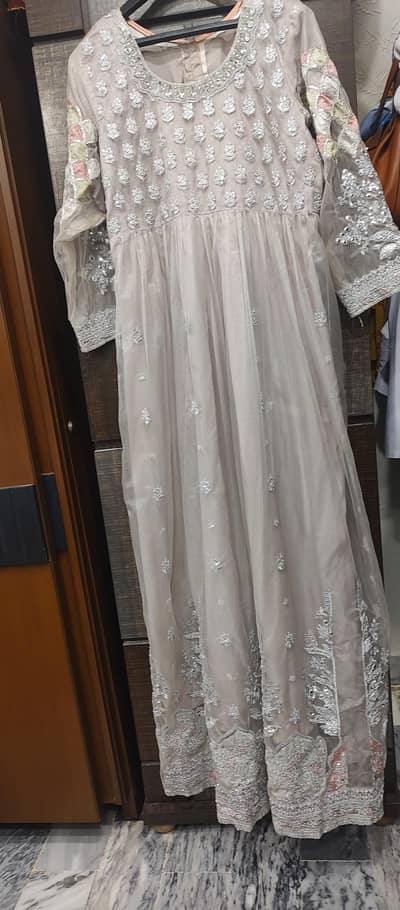 its a large to XL size maxi  with a beauitiful two shaded dupata