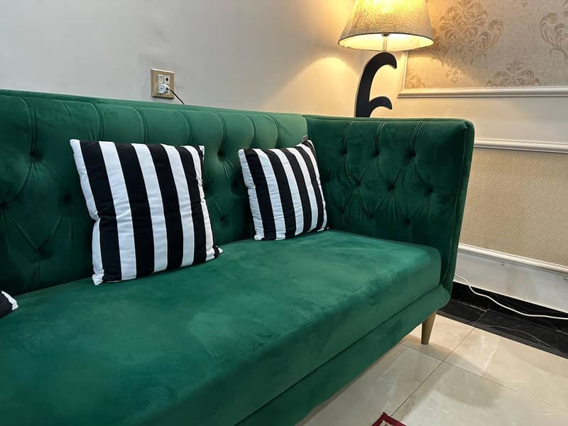 Green Sofa. 1