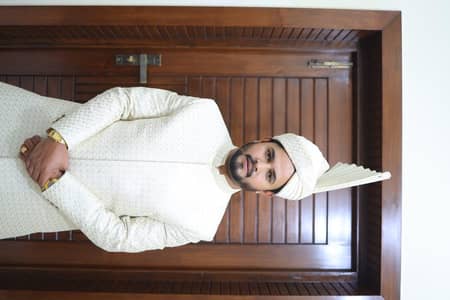 Elegant barat sharwani  only one time use bilkul new condition ha