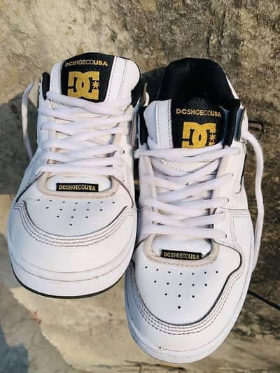 DC Manteca 100% Original White Sneakers in New Condition, Size 40/7