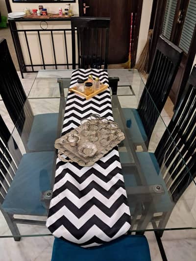Dinning Table / 6 Seater Dinning / Glass Top Dinning For Sale