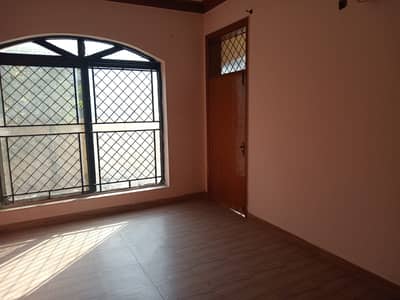 10 MARLA FULL HOUSE FOR SALE IN WAPDA TOWN