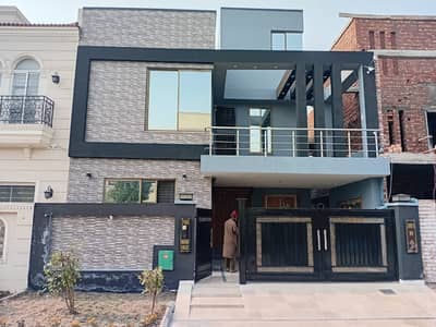 I SELL 8 MARLA SLIGHTLY USED HOUSE IN BAHRIA ORCHARD LAHORE