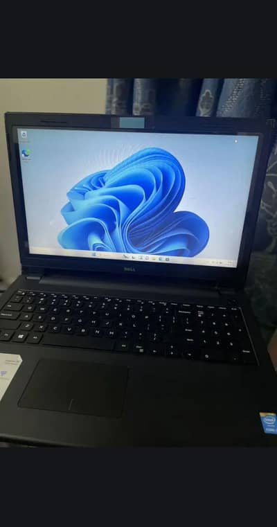 Dell Inspiron 3543 Intel (R) Core (TM) i3-5005U CPU @2.00GHz Black