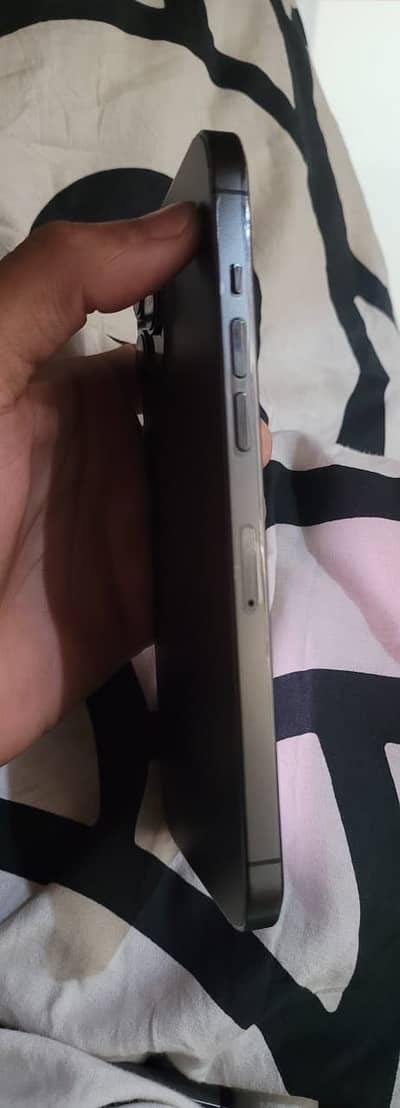 Hi iam selling my iPhone 12 Pro Max sim time have