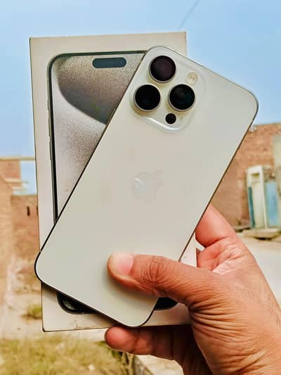 Iphone 15 pro max Factory Unlocked 256gb 98 BH