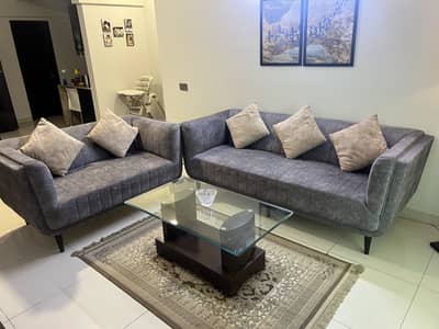 5 seater Sofa Set (3+2) and a Center Table for Sale