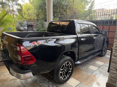 Hilux Revo 2021 V
