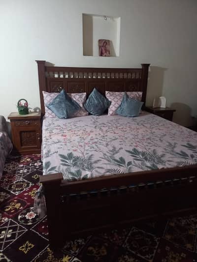 Bed set with dressing table
