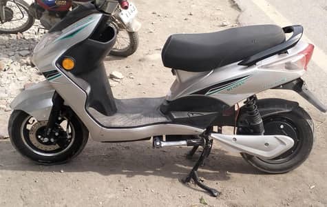 All ok hai warranty me hai 7/8 month use ki wo b bht km chiali hai