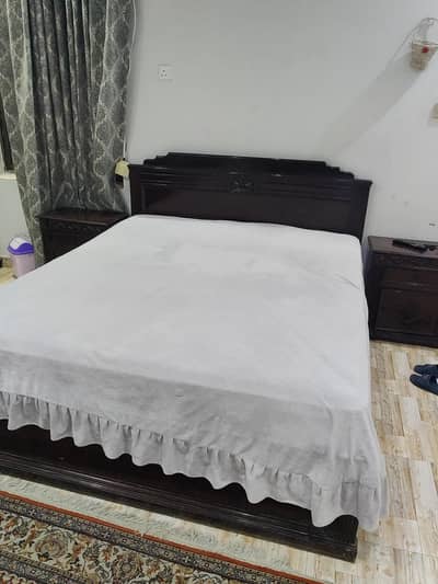 Bed without mattress  condition: 10/9.5 with 2 side Table