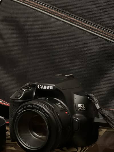 Canon 250D 4K DSLR NEW with EXTRA accessories.