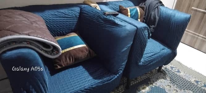 sofa covers used 6 mnth conditiin 10/9