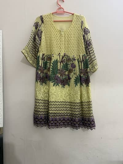 SALE SALE SALE Multiple dresses sale k liye availabe hen