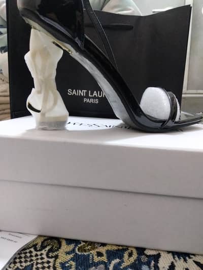 yves saint Laurent heels (ysl)