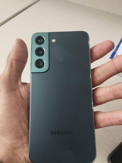 Samsung Galaxy S22 – Excellent Condition