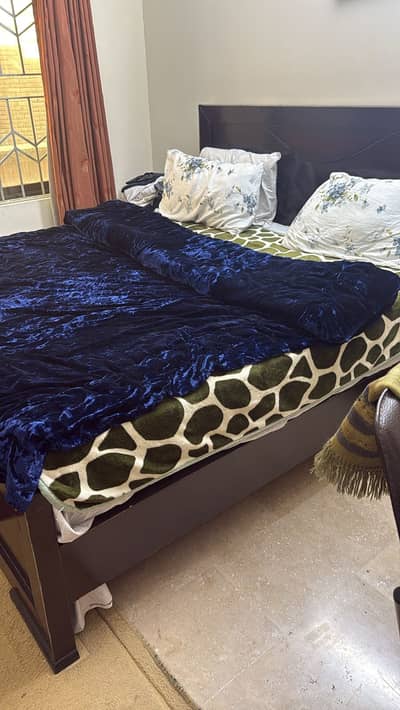 Bed Dining table Side table Dressing table tables and others