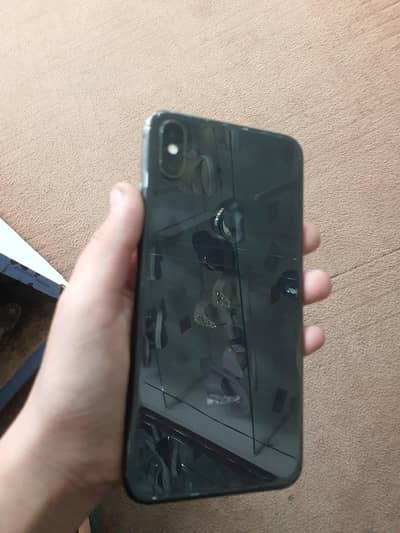 iPhone Xs max Factory unlocked 3 months E sim time