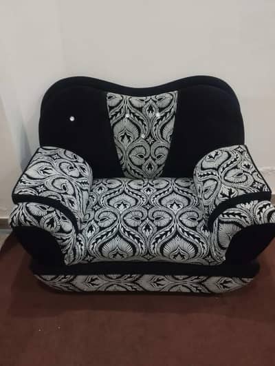 One 3 seater sofa and 2 one seater sofa.