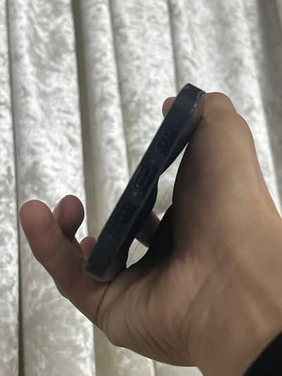 iphone 14 pro max icloud  phone All okay h bas icloud laga hua h