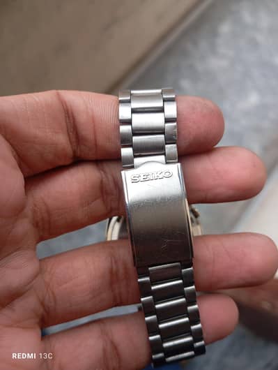 vintage seiko 5 automatic watch.